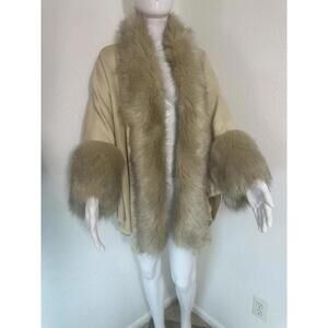 Joseph Ribkoff Beige Knit Cape With Faux Fur Trim Draped Luxury Glam mob Wife